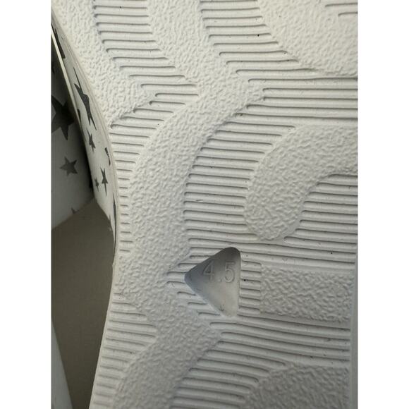 GOATS Silver Star White Comfortable Slip On Slide Sz 2.5 Y Kids New Nordstrom - Picture 4 of 5